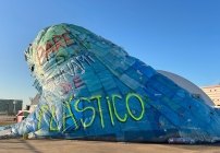 noticia Instalação imersiva “O Tsunami de Plástico” avança sobre Brasília