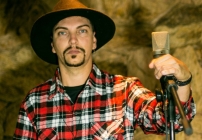 noticia Anderson Cence apresenta seu Rock Rural na Casa com a Música