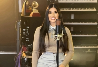 noticia Cantora Andressa Aguiar inicia seu ministério lançando covers de canções que marcaram sua história