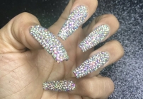 noticia  Márcia Câmara cria conceito unhas jóias com mais 2100 swarovski