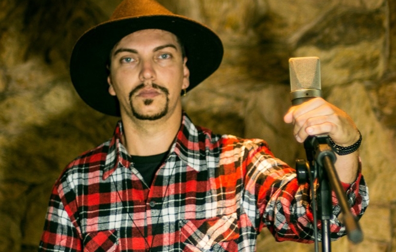 noticia Anderson Cence apresenta seu Rock Rural na Casa com a Música