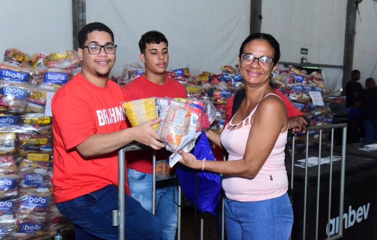 noticia Em parceria com a Prefeitura de Salvador, Ambev une esforços com grandes empresas para fortalecer ambulantes para o Carnaval