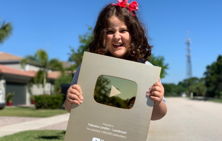 noticia YouTuber mirim brasileira Fabiana Landim faz sucesso também nos Estados Unidos