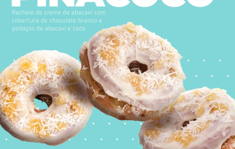 noticia  DONUTS&CO lança donuts Pinãcoco, recheado com abacaxi, coco, chocolate branco e creme de abacaxi