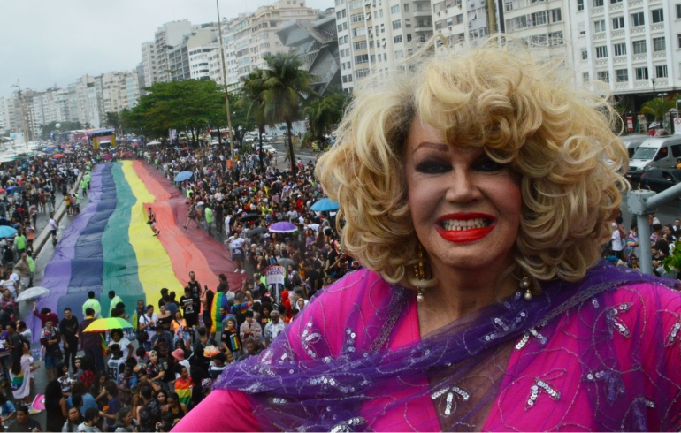 noticia Corpo da atriz Jane Di Castro é enterrado em cemitério no Rio