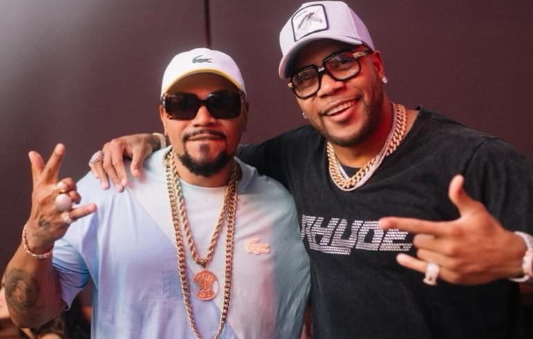 noticia Naldo curte noite com rappers americanos