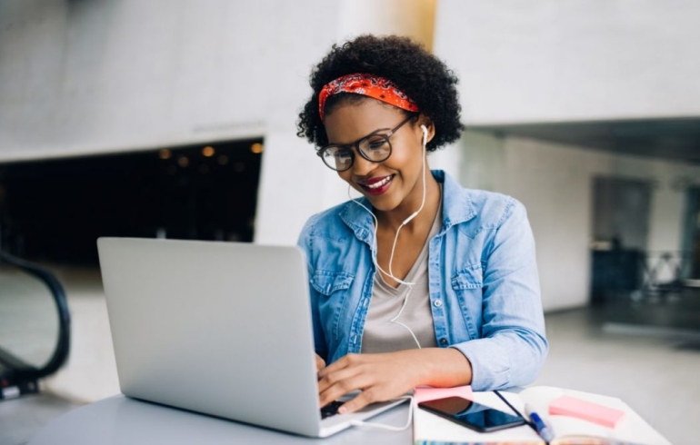 noticia ‘Chama as Mina’ chega a sua terceira edição, e oferece treinamento AWS Expert de graça para mulheres