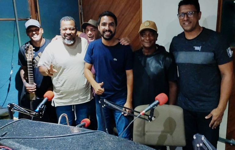 noticia O grupo Marka Samba agita a Rádio Pop Rio 