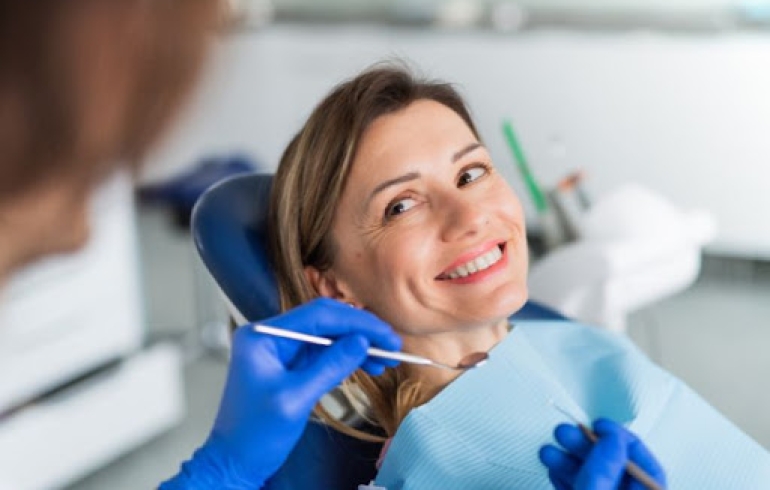 noticia É possível clarear os dentes de uma prótese dentária?