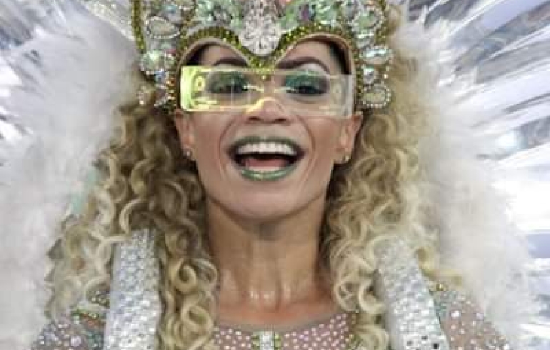 noticia Cíntia Amanda, personal trainer, musa e personalidade do carnaval