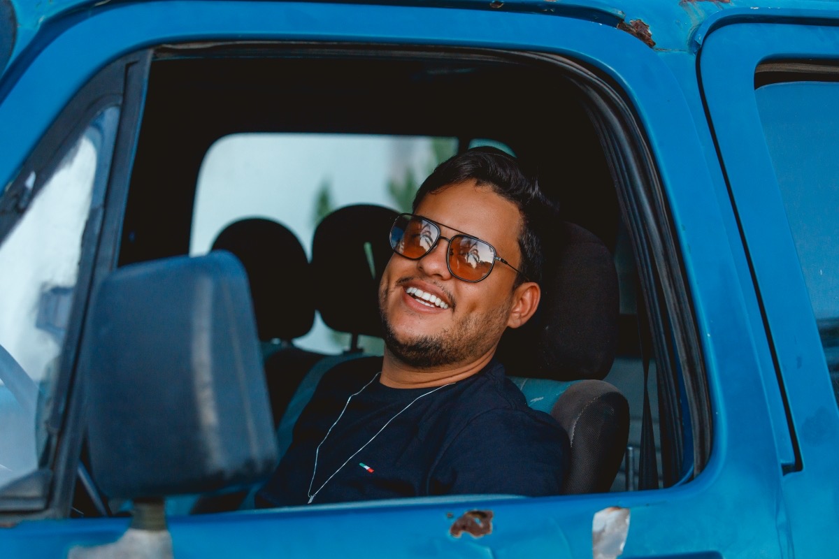 noticia Nova música de Thiago Aquino com videoclipe chega às plataformas