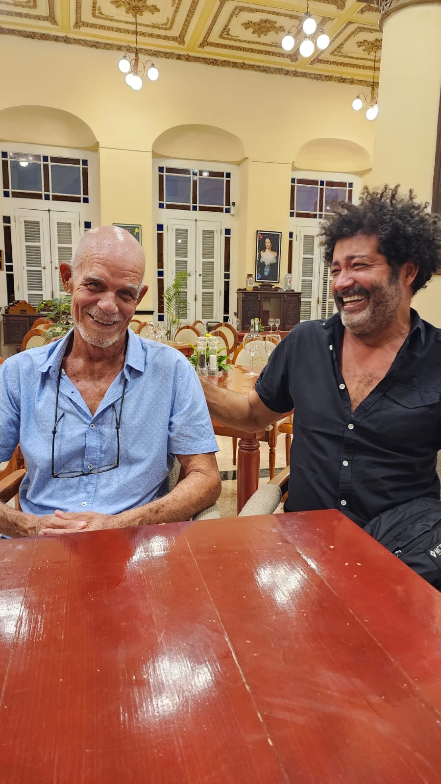 noticia Em Cuba, Gerson Fogaça e Pedro Juan Gutierrez conversam sobre projeto de audiovisual e artes visuais