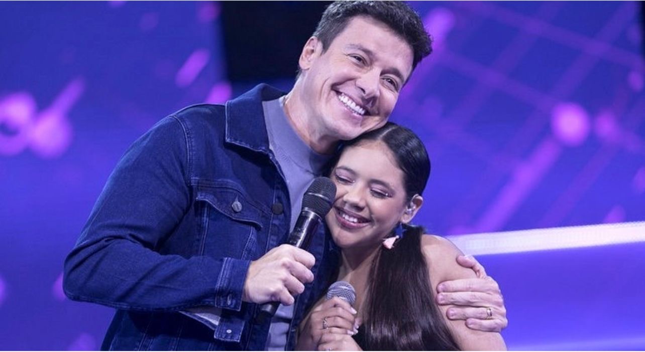 noticia Duda Real: a cantora que conquistou 94 jurados no Canta Comigo Teen