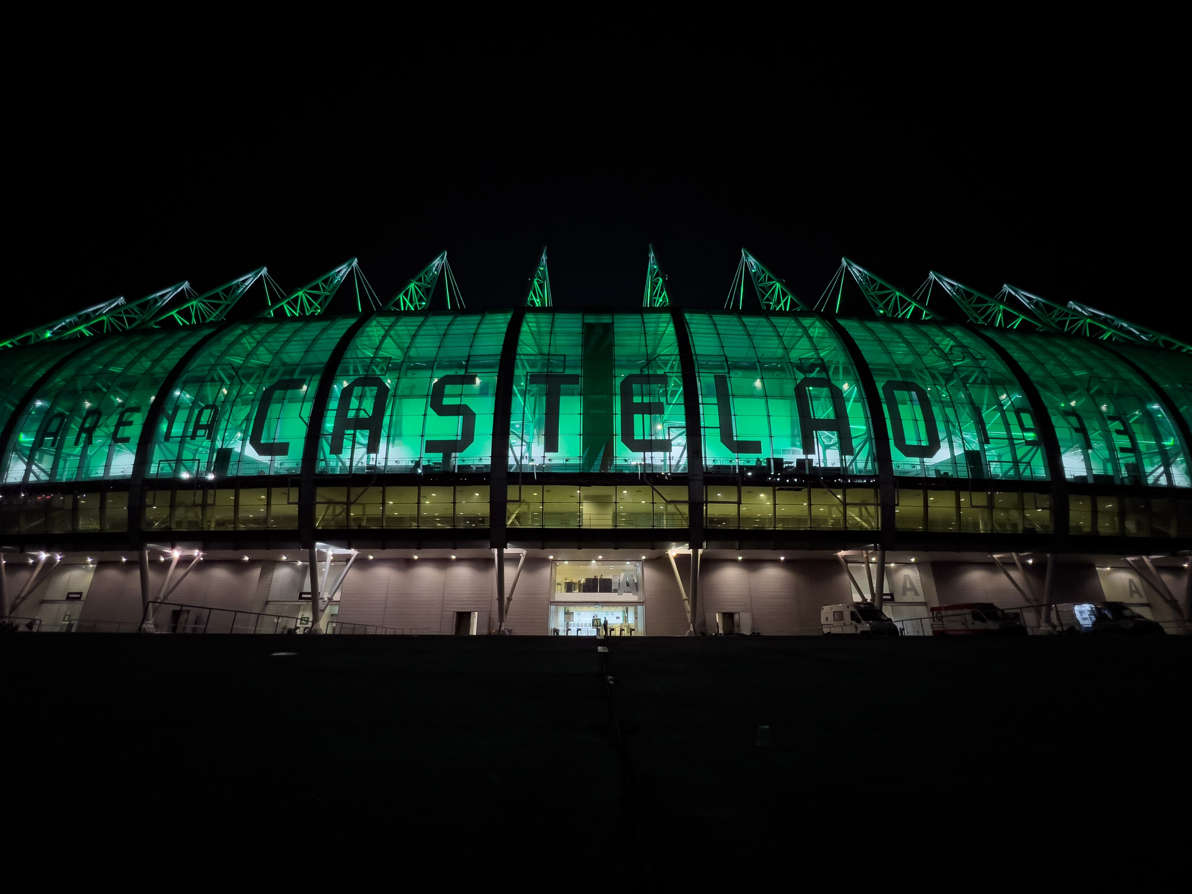 noticia Arena Castelão é iluminada de verde para celebrar o Dia Nacional da Doação de Órgãos