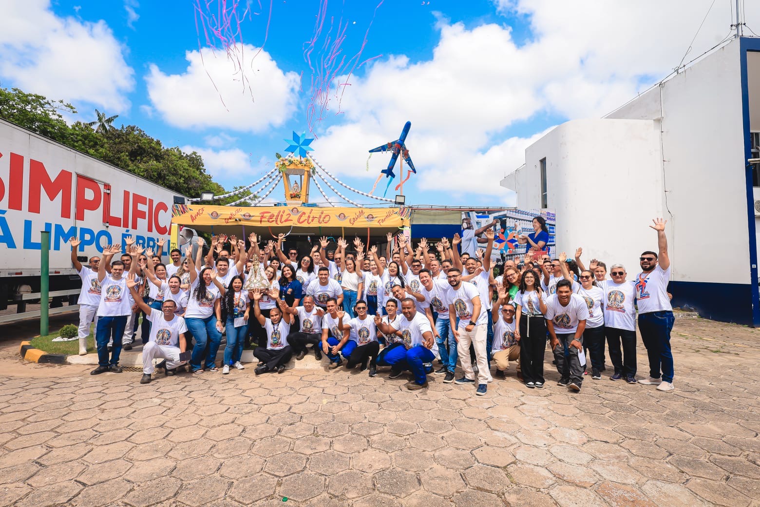 noticia Círio: Imagem Peregrina de Nossa Senhora de Nazaré visita fábrica do Grupo Raymundo da Fonte