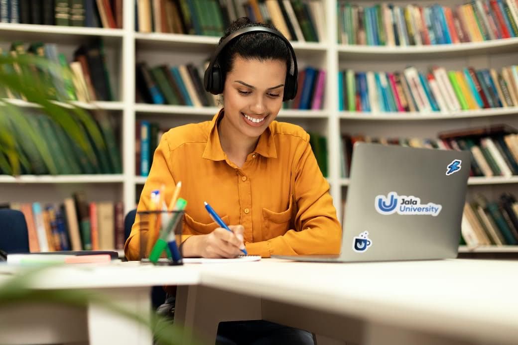 noticia Universidade oferece bolsas de estudo para curso na área de Tecnologia