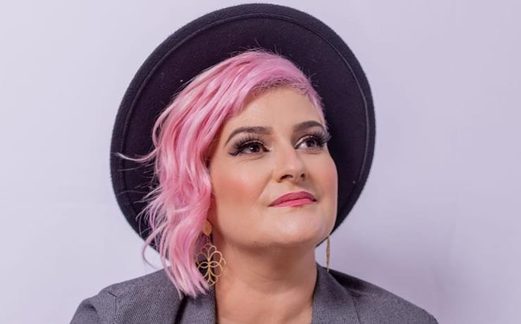 noticia Andressa Cordeiro anuncia lançamento do novo single - Planos Melhores